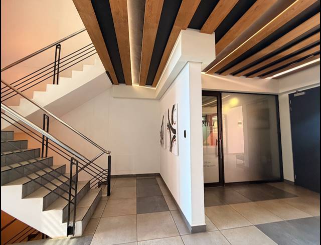 255M² OFFICE TO LET IN LA LUCIA RIDGE
